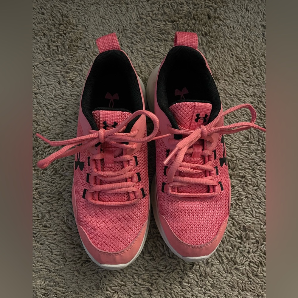 Girl’s Under Armour Sneakers